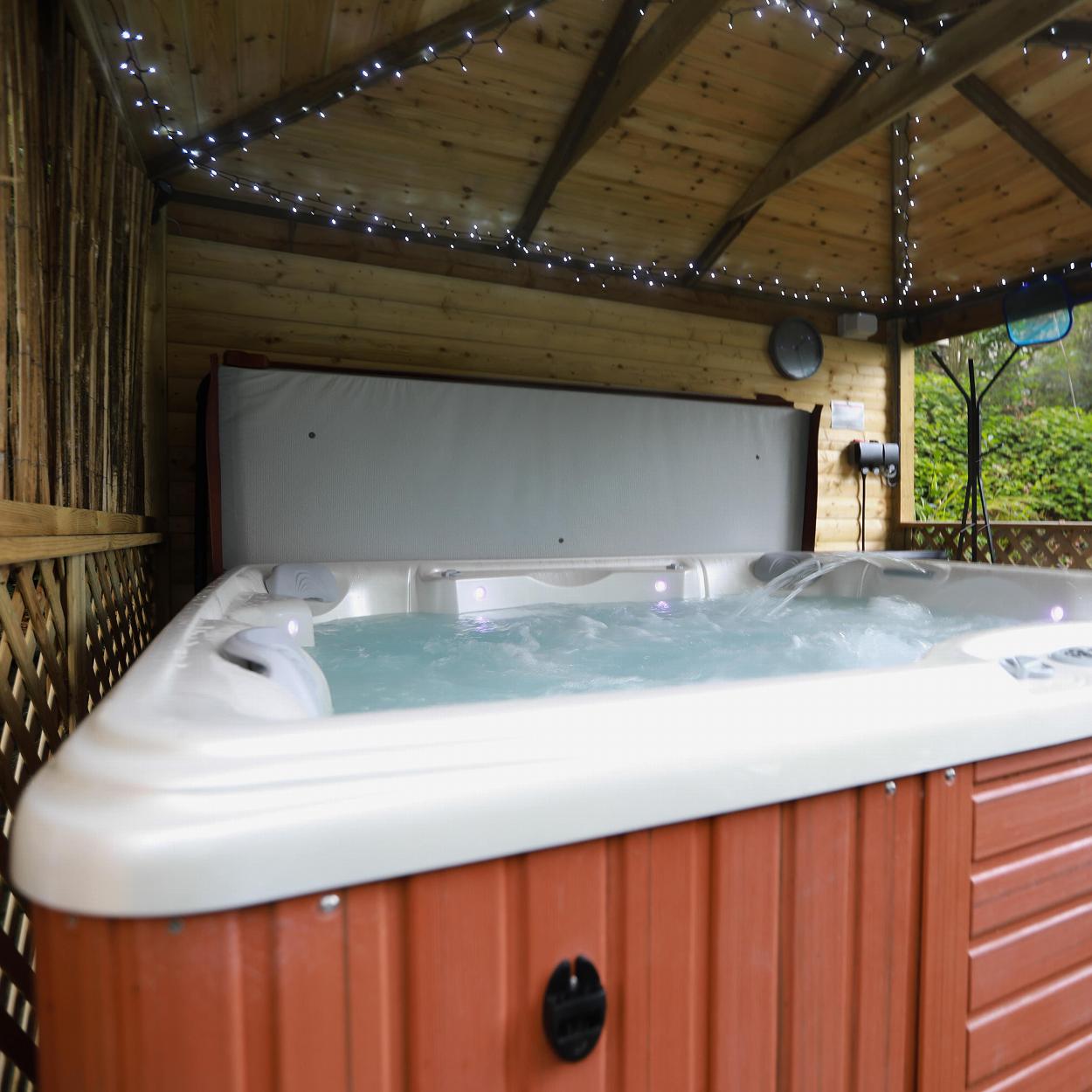 Hot tub in holiday home in North Devon